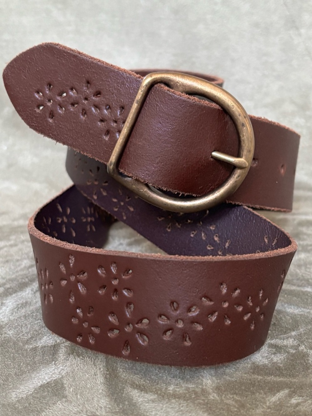 ITALIAN LEATHER Vintage Boho Style Floral Cutout Belt SZ M/L 42”, Made in USA